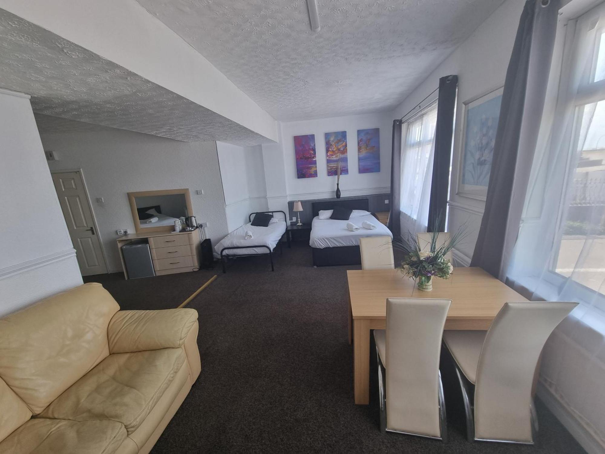 Henson Hotel Pleasure Beach Блэкпул Номер фото